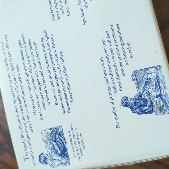 SPODE I Vintage Blue Room Collection Skaters 2nd Annual Santa Plate and Mug Set - Picture 12 of 15